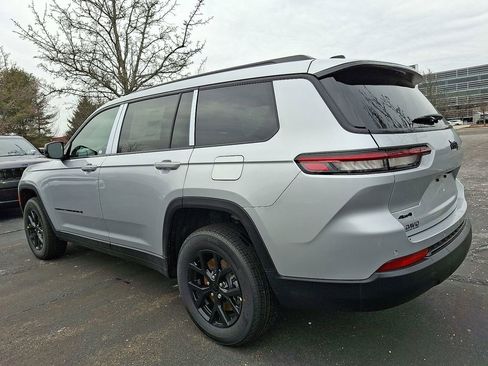 New 2025 Jeep Grand Cherokee L Altitude AWD/4WD image 3