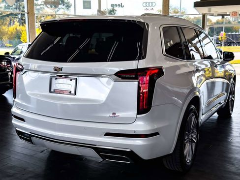 Used 2024 Cadillac XT6 Premium Luxury w/ Technology Package image 16