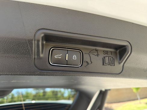 Used 2025 Ford Explorer ST AWD/4WD image 19