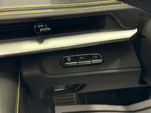 Used 2021 Chevrolet Corvette Stingray w/ Z51 Performance Package image 59