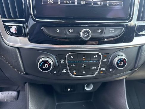 Used 2019 Chevrolet Traverse LT FWD image 18