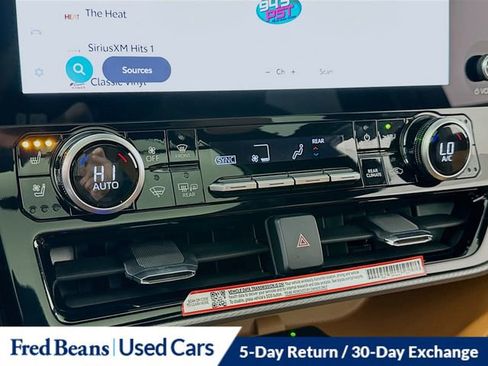 Used 2025 Toyota Highlander Platinum image 15