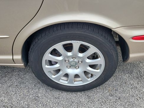 Used 2004 Jaguar XJ8 image 36