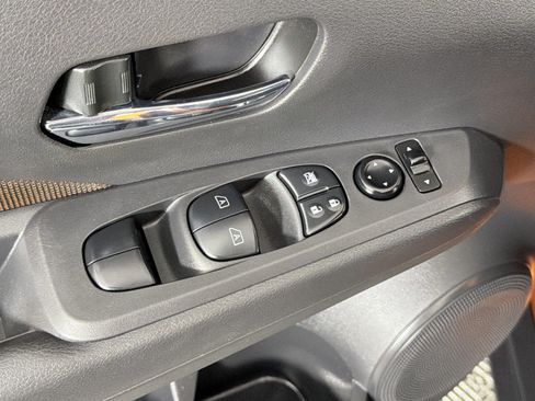 Used 2023 Nissan Kicks SR FWD image 30