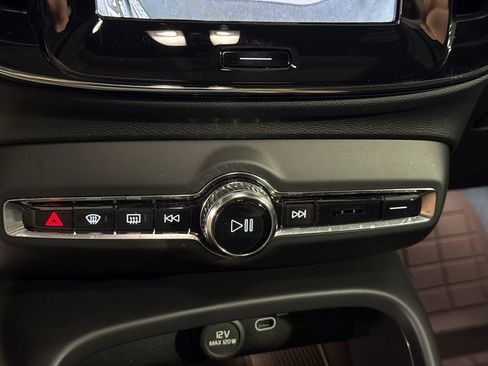 Used 2023 Volvo XC40 Recharge Plus w/ Protection Package Premier AWD/4WD image 17