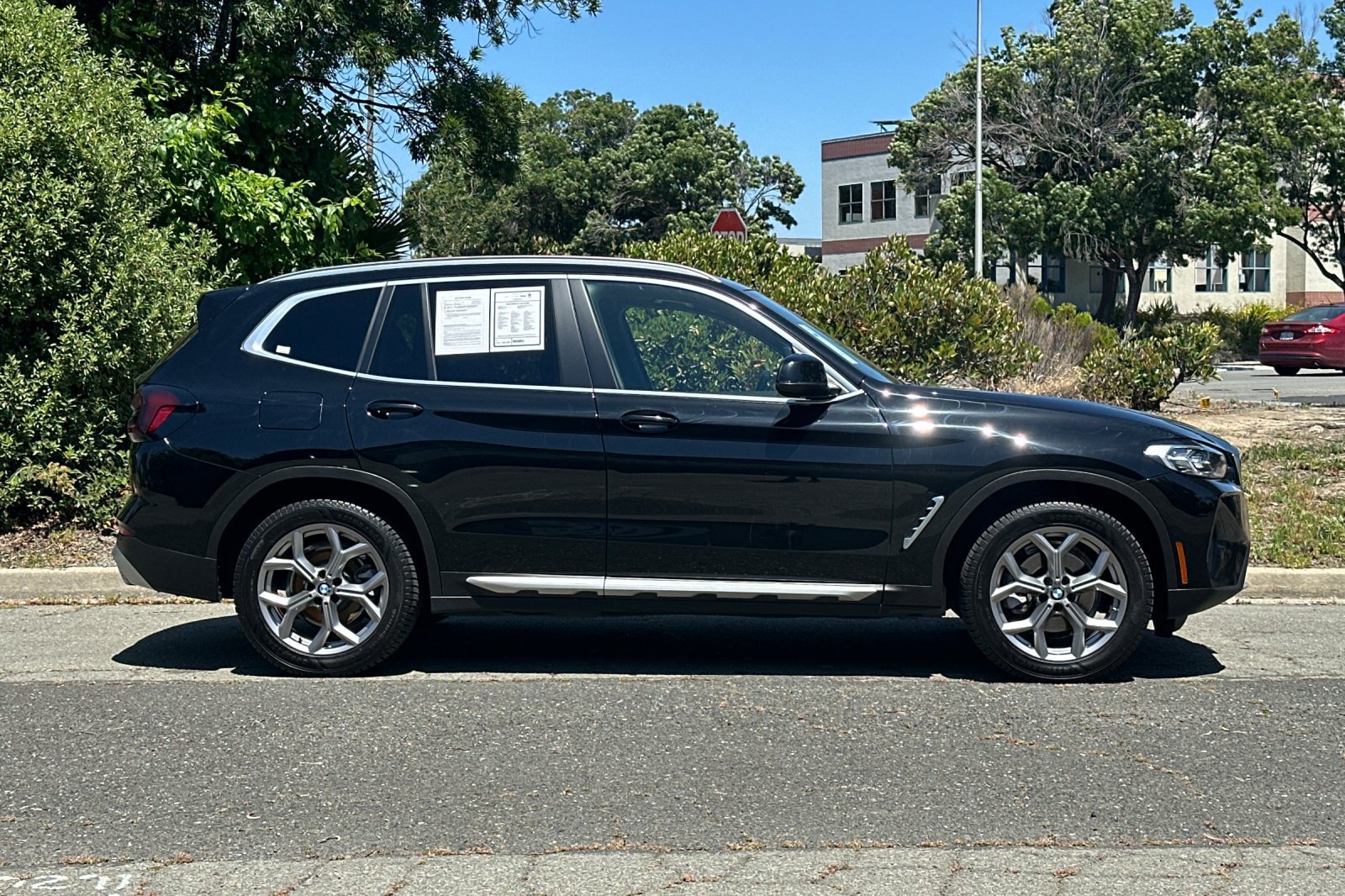 Used 2023 BMW X3 xDrive30i w/ Convenience Package AWD/4WD image 2
