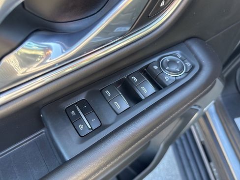 Used 2021 Chevrolet Suburban High Country w/ Premium Package image 43