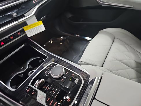 New 2026 BMW X7 xDrive40i w/ M Sport Package image 27