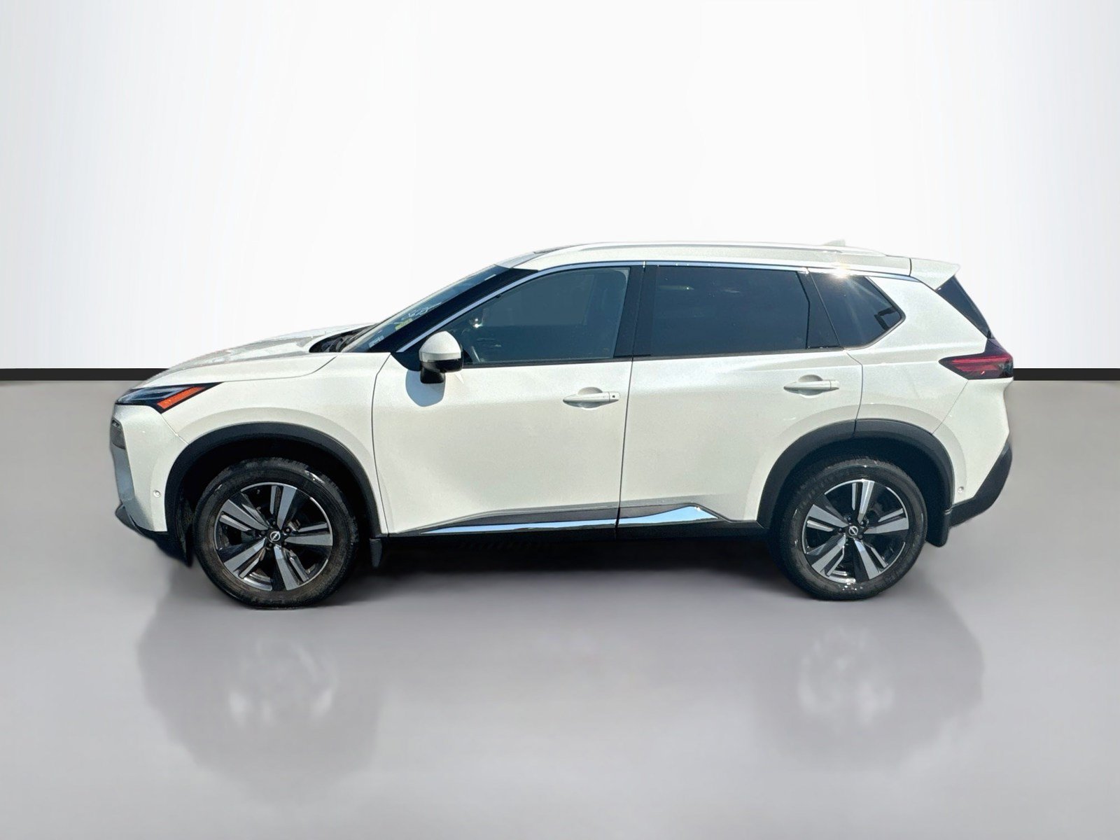 Used 2023 Nissan Rogue Platinum w/ Platinum Premium Package AWD/4WD image 4