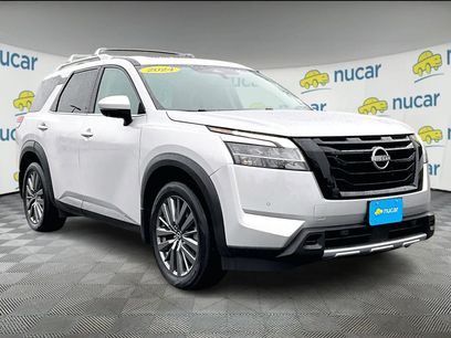 Used 2024 Nissan Pathfinder SL w/ SL Premium Package