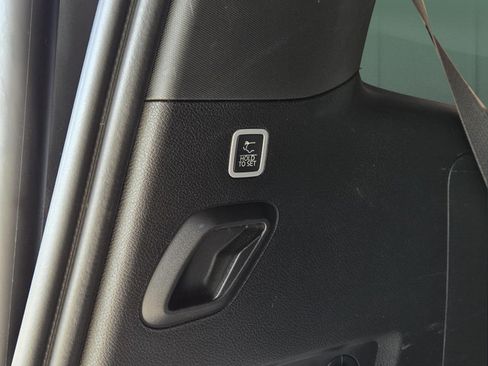 Used 2022 Jeep Wagoneer Series III RWD image 8