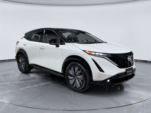 Used 2024 Nissan Ariya AWD image 4