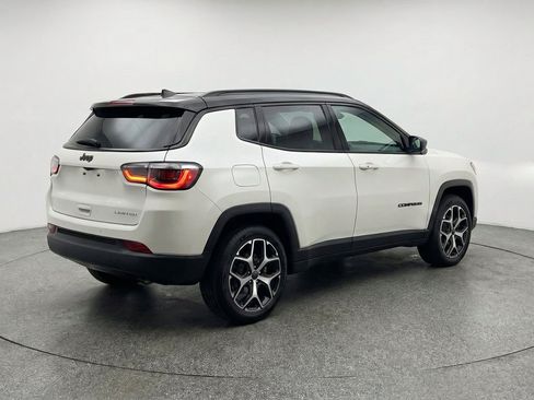 Used 2025 Jeep Compass Limited AWD/4WD image 9