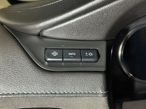 Used 2019 Cadillac Escalade Luxury AWD/4WD image 37