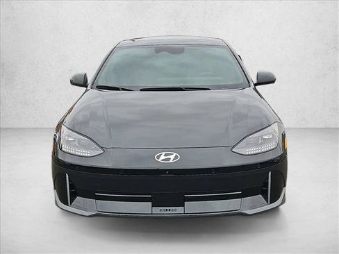 Used 2023 Hyundai Ioniq 6 Limited image 2