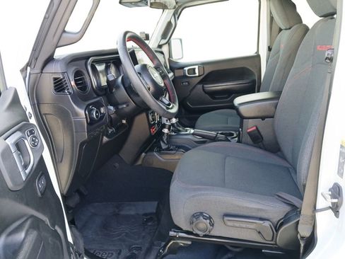 Used 2024 Jeep Wrangler Rubicon w/ Convenience Group image 19