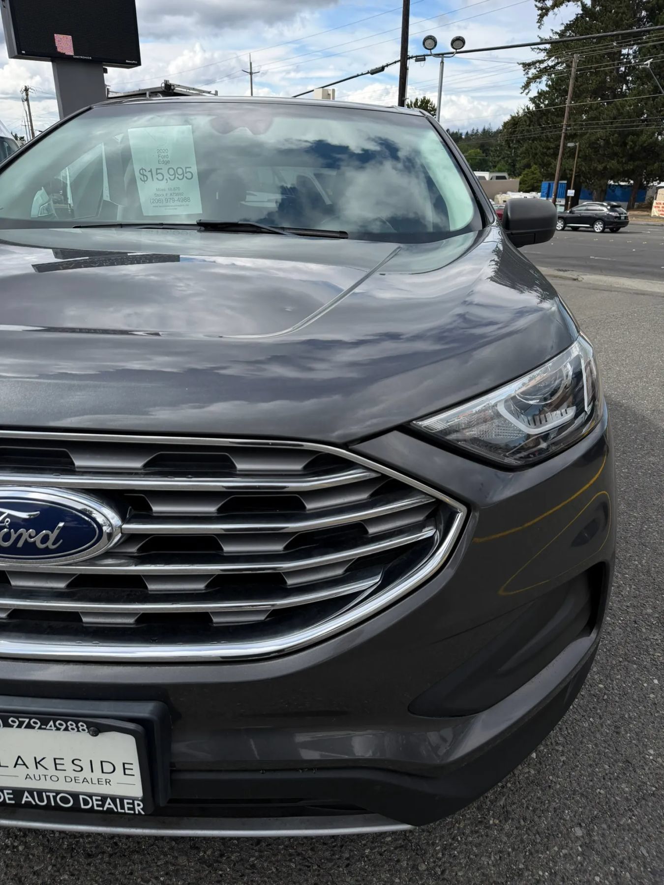 Used 2020 Ford Edge SE FWD image 14