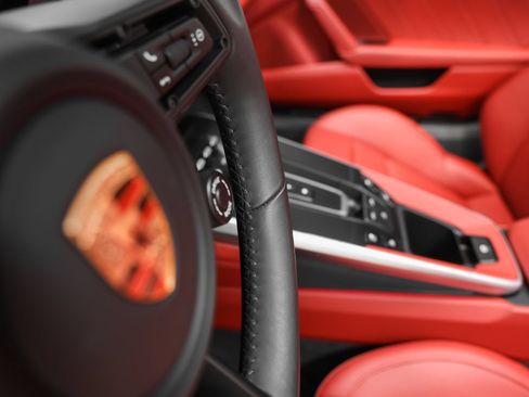 Certified 2024 Porsche 911 Carrera GTS RWD image 39