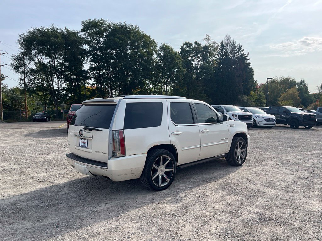 Used 2012 Cadillac Escalade Premium AWD/4WD image 3