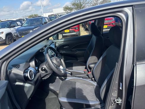 Used 2025 Nissan Versa SV FWD image 24