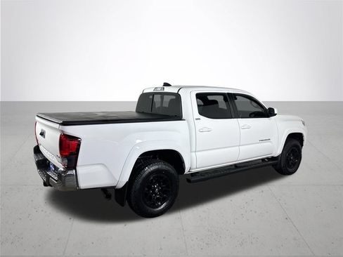 Used 2020 Toyota Tacoma SR5 AWD/4WD image 6