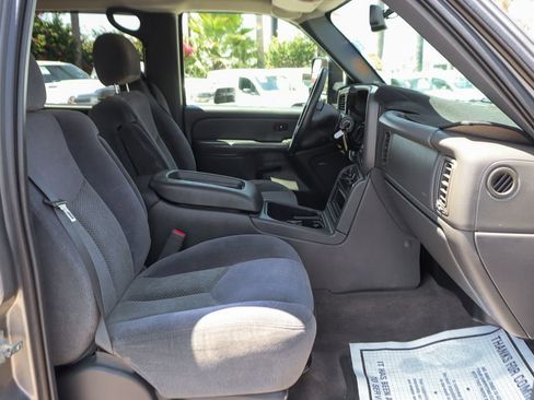 Used 2006 Chevrolet Silverado 3500 LT w/ Heavy-Duty Power Package RWD image 39