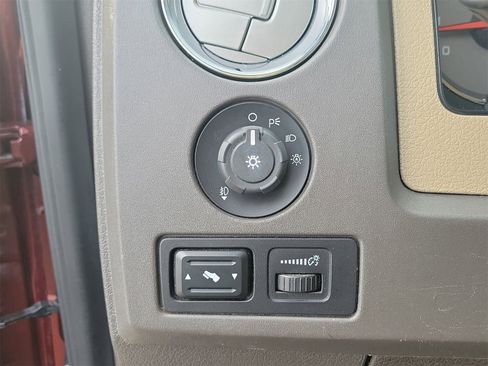 Used 2010 Ford F150 XLT image 21