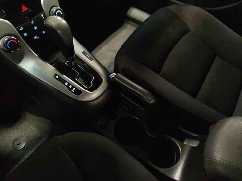 Used 2015 Chevrolet Cruze LT image 26