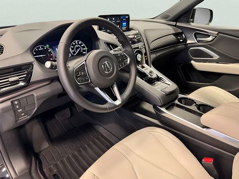 Used 2025 Acura RDX SH-AWD image 15