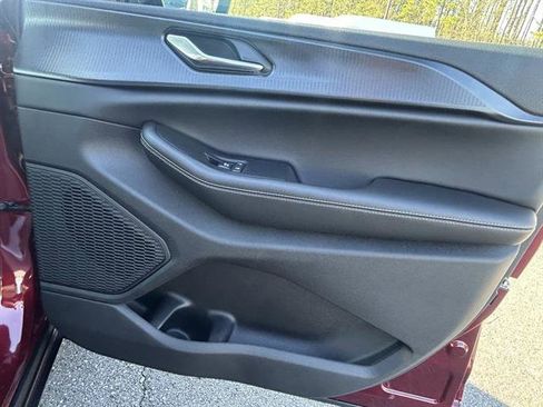 New 2025 Jeep Grand Cherokee Altitude image 21