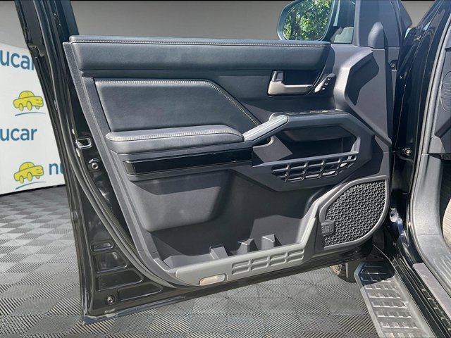 Used 2025 Toyota 4Runner Limited AWD/4WD image 19