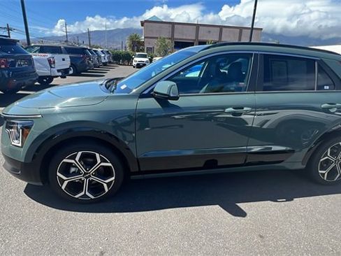 Used 2025 Kia Niro EX Touring image 2
