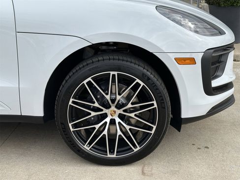New 2026 Porsche Macan image 11