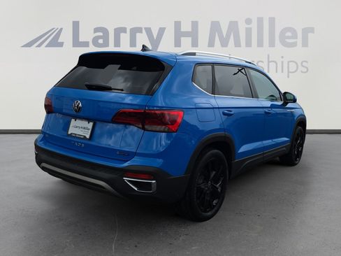 Used 2022 Volkswagen Taos SE w/ Panoramic Sunroof Package image 5