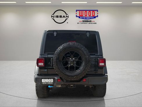 Used 2024 Jeep Wrangler Unlimited AWD/4WD image 3