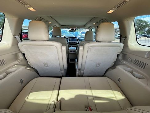 Used 2017 Toyota Highlander Limited Platinum image 16