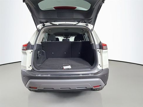 Used 2021 Nissan Rogue SV FWD image 24