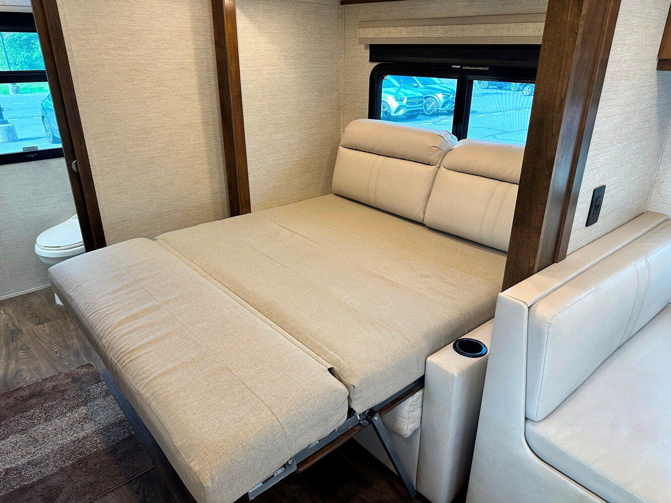 Used 2019 Mercedes-Benz Sprinter 170 image 40