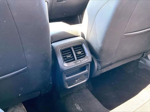 Used 2022 Volkswagen Taos SE image 23