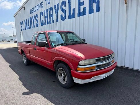 Used 2000 Chevrolet S10 Pickup LS w/ Preferred Equipment Group RWD image 1