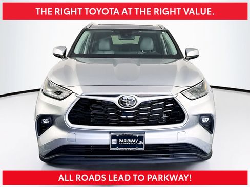 Used 2023 Toyota Highlander XLE AWD/4WD image 1