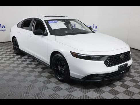 Certified 2025 Honda Accord SE image 1