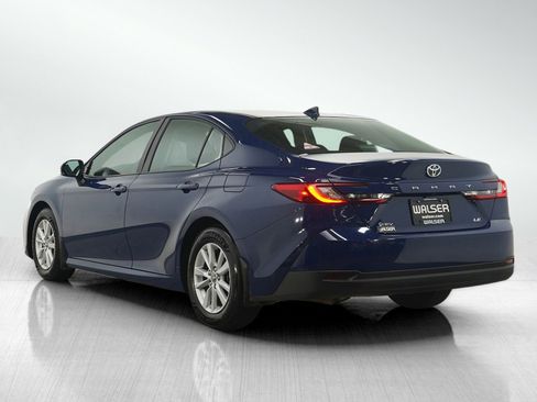 Used 2025 Toyota Camry LE image 3