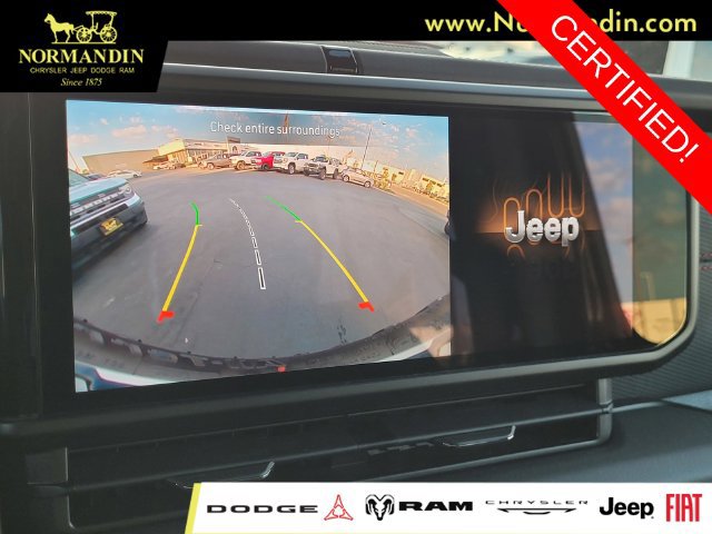Certified 2025 Jeep Wrangler Unlimited Rubicon w/ Convenience Group AWD/4WD image 10