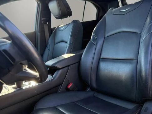 Used 2020 Cadillac XT4 Premium Luxury w/ Cold Weather Package AWD/4WD image 9