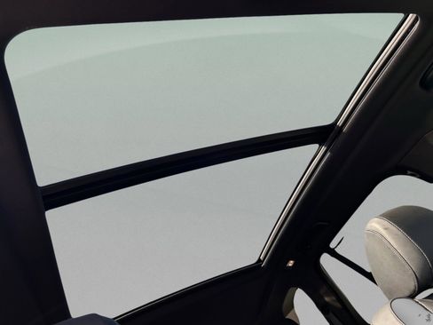 Used 2026 BMW X5 xDrive50e w/ M Sport Package image 33