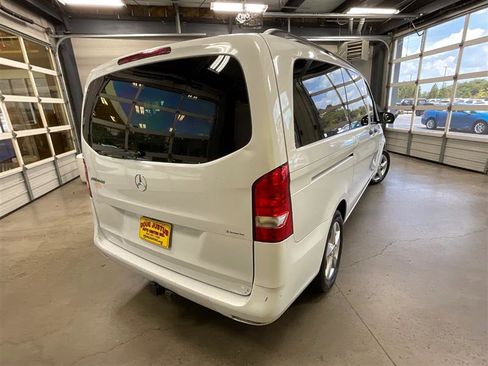 Used 2016 Mercedes-Benz Metris Passenger w/ Driver Efficiency Package image 5