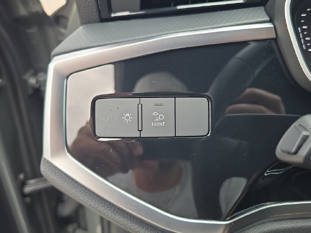 Used 2025 Audi Q3 2.0T Premium AWD/4WD image 21