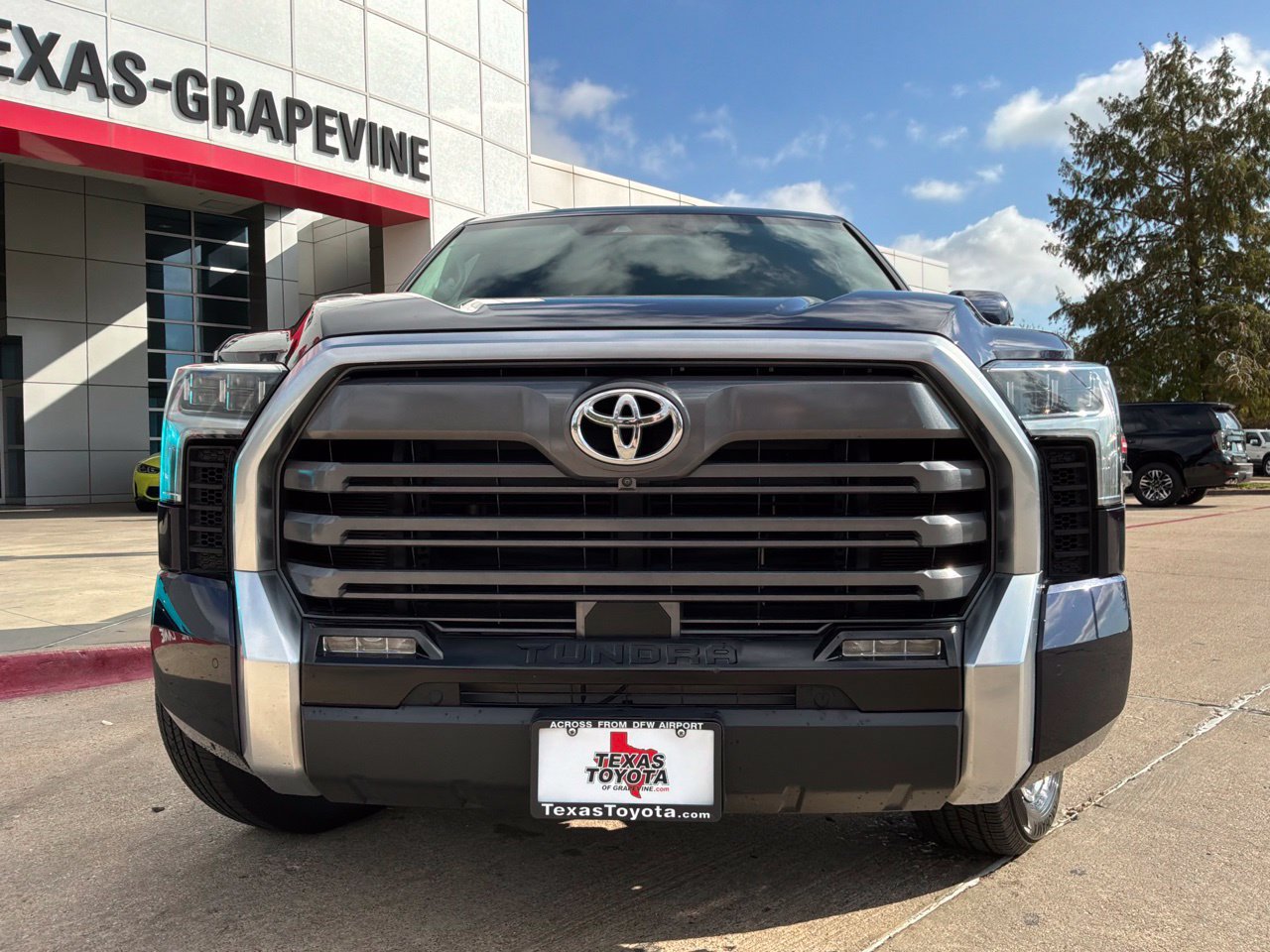 Used 2023 Toyota Tundra Limited AWD/4WD image 3