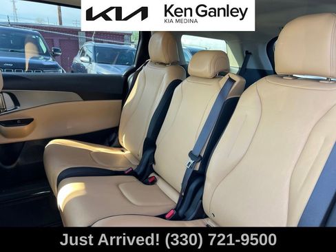 Used 2024 Kia Carnival LX FWD image 10